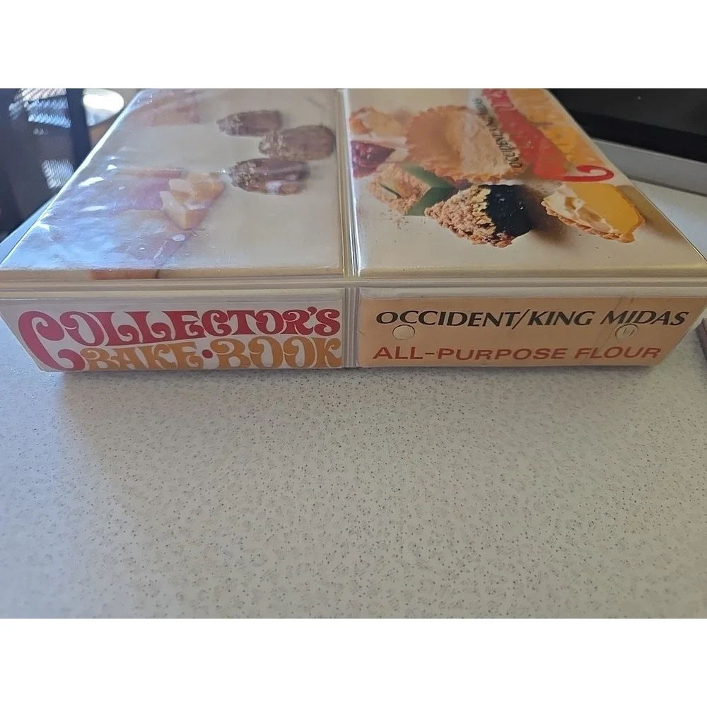Collectors Bake Book Occident/King Midas Peavey Company Binder Cookbook‎